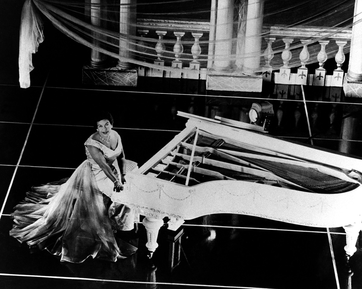 Winifred Atwell: Two Pianos and a Place in Popular Music